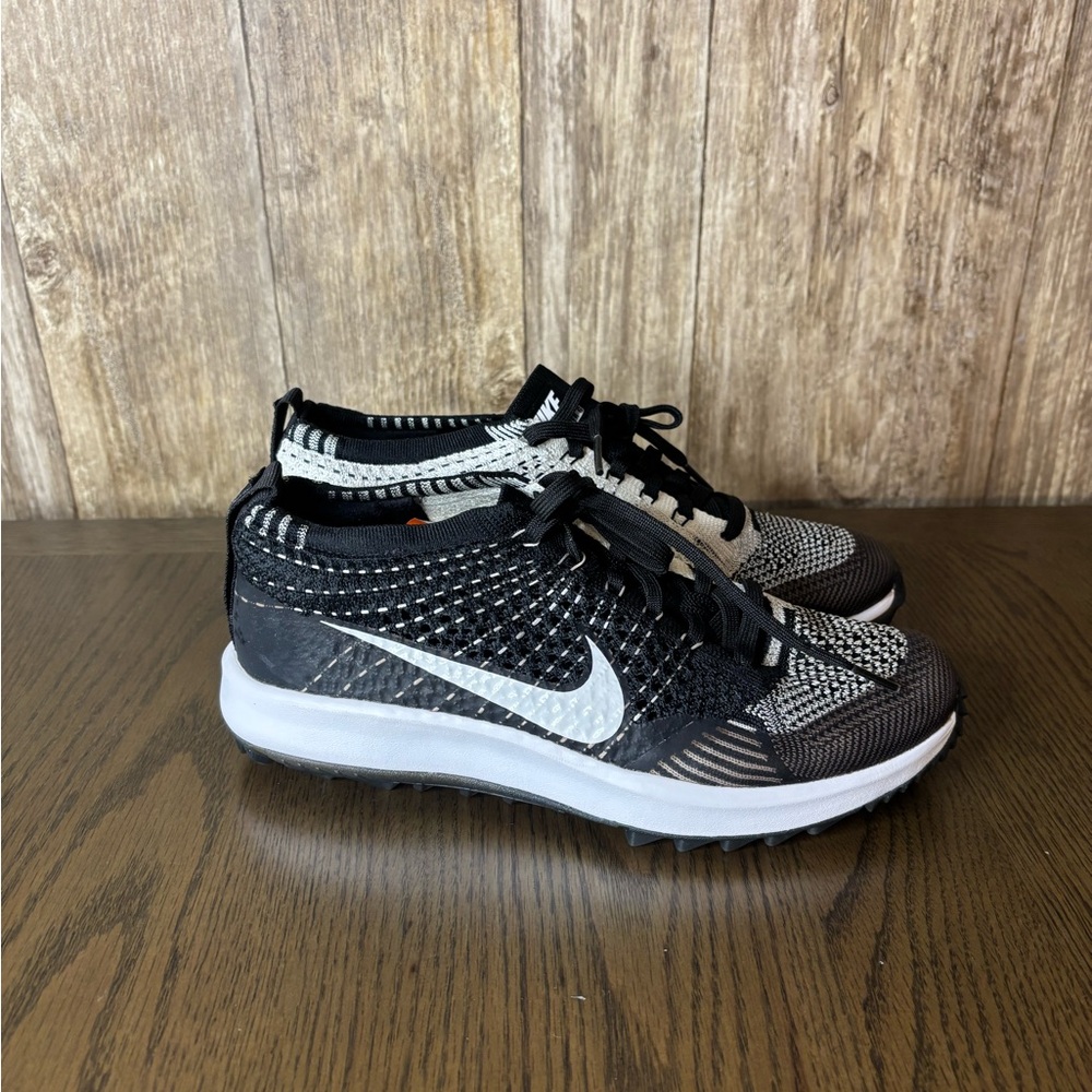 Nike Flyknit Racer Golf Oreo W — Size 7